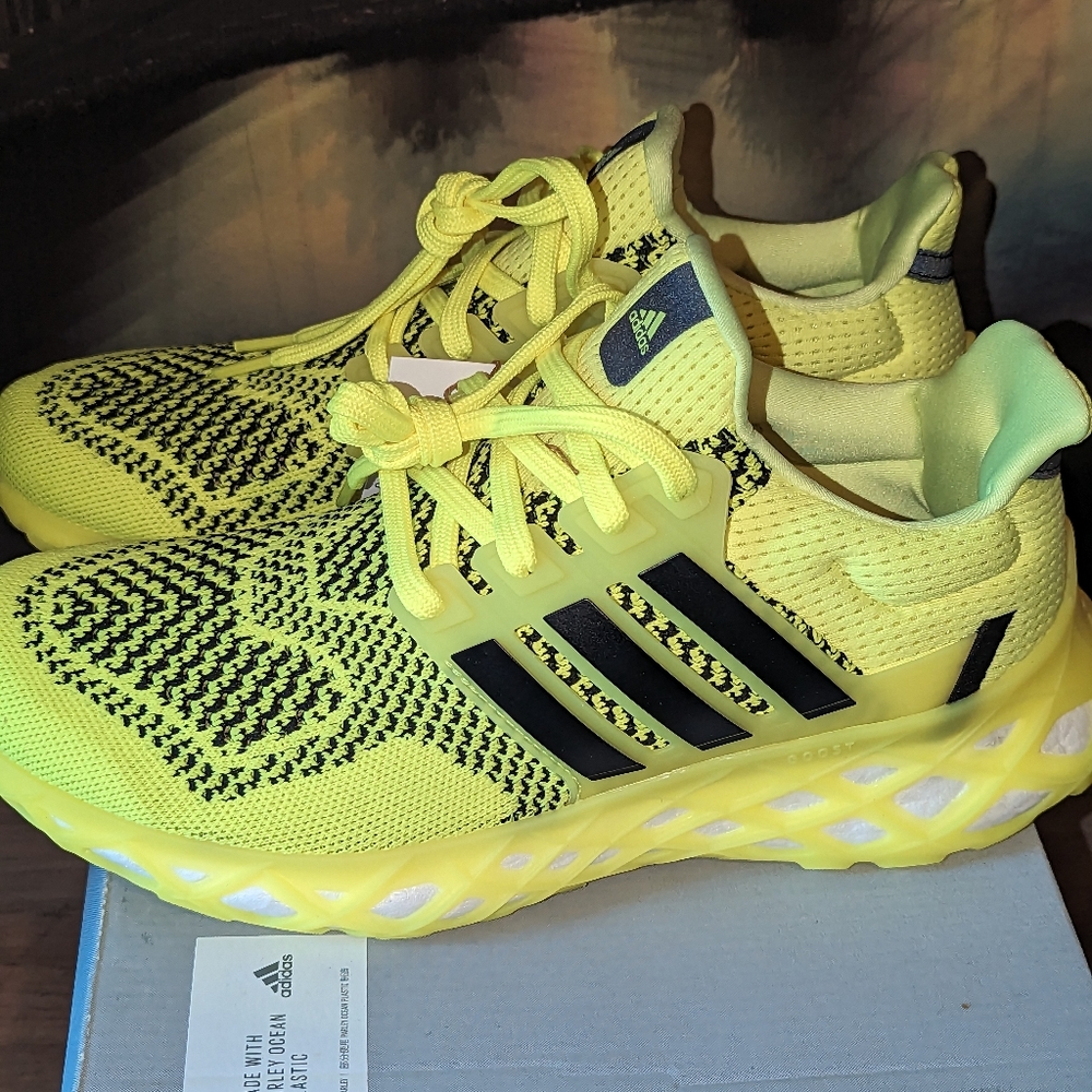 💙NIB💙 ADIDAS Ultraboost Web DNA Running Shoes - Picture 11 of 12